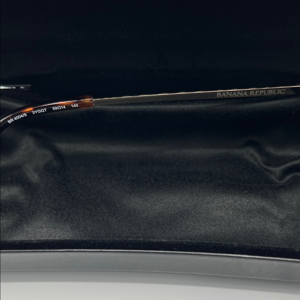 NEW✨Banana Republic✨             
Gold Frame Sunglasses - Picture 6 of 7